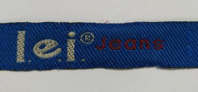 China Eco - Friendly Woven Fabric Labels / Soft Custom Woven Clothing Tags for sale