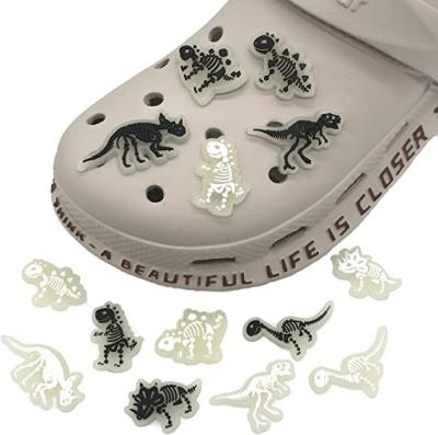 China Clog charm 2021 hot sale new style shoes charm for Croc sandals customization gift for children luminous dinosaur for sale