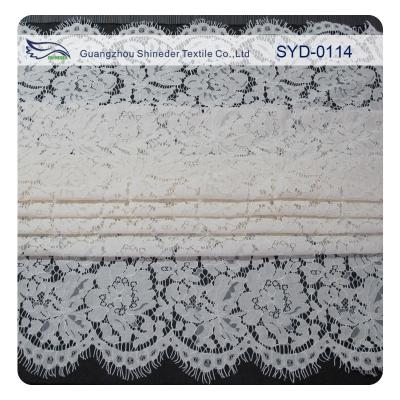 Chine Tissu nuptiale de dentelle attaché par blanc pour épouser, tissu de dentelle de broderie à vendre