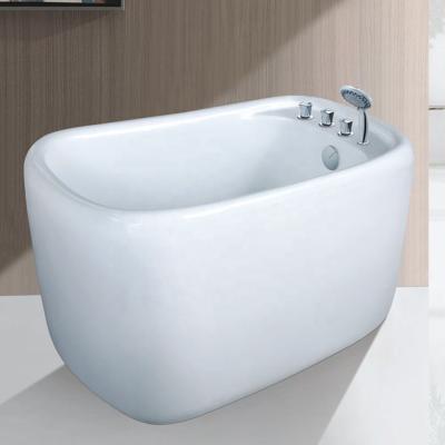 China BALISI freestanding made in China 1.22 meter square small size white acrylic material simple indoor bathtub for sale