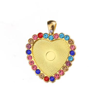 China Jewelry Making Metal Wholesale Heart Shaped Tray Charm Rhinestone Pendant For Women's Necklace Jewelry Making for sale