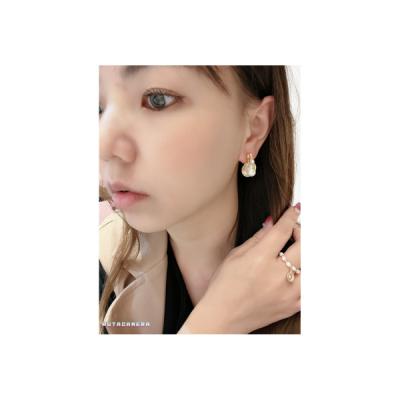 China High Quality High Quality EMMA EM007 Designer New Design By Nature Handmade Pearl And Shell Earrings for sale