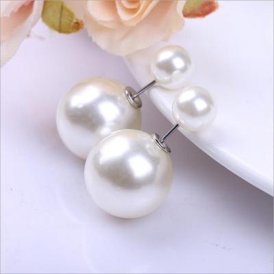 China 2023 FASHIONABLE Women's Gift Hot Selling Jewelry Ear Stud Round White Freshwater Pearl Earrings for sale