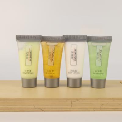 China Hotel Eco-friendly Exquisite Disposable Amenities 5 Star Hotel Guest Amenities Set Hotel Cosmetics Shampoo, Hair Conditioner, Shower Gel for sale