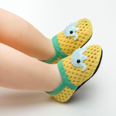 China Light Type Kids Slippers 0-3yrs Baby Travel Animal Slippers New Soft Mesh Summer Baby Boy Shoes for sale