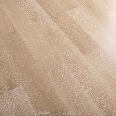 China The Commercia& Household Durable Waterproof European Brushed White Oak Engineered Distressed Wood Flooring for sale