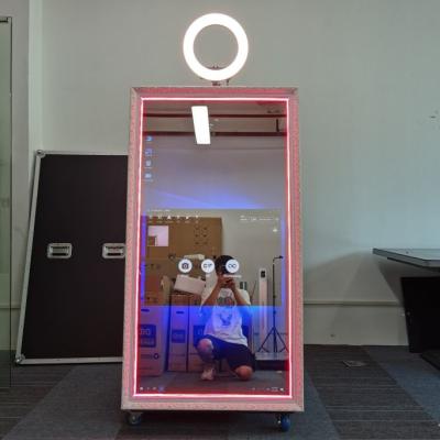 China Metal Case + Tempered Glass Panel Flight Case Selfie Photo Mirror Booth Machine for Party and Wedding for sale