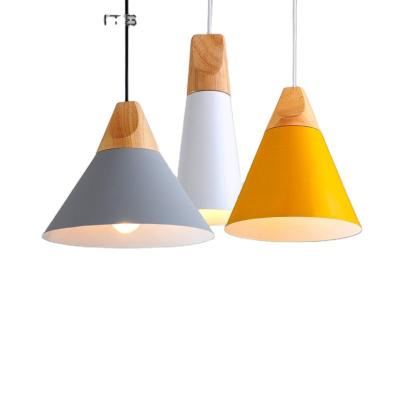 China Restaurant/European Nordic Home/Hotel/Mall Style Hot Selling Wood and Aluminum Modern Led Pendant Lights for Kitchen Dining Room for sale