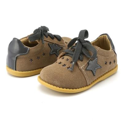 China Low Price Recyclable Genuine Leather Stylish Stock Manufacturer TipsieToes Casual Flat Sneaker For Little Boy Girl Kids Teenagers for sale