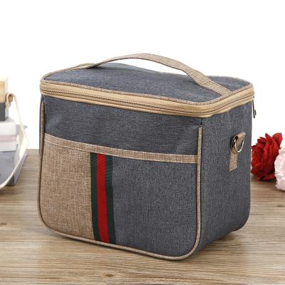 China Custom Reusable Thermal Insulated Grocery Carry Cooler Lunch Bag Food Cooler Bag Waterproof for sale