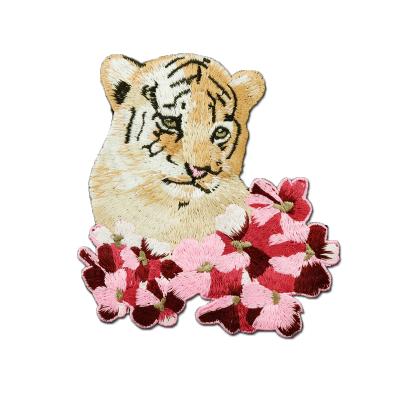 China Garment\jeans\DIY\bags\Overcoat Tiger Giraffe Series Embroidery Patches For Clothing Backpack Hand Embroidery Badges Applique Patches Decorative Badge for sale