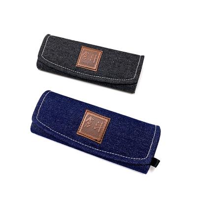 China Kundenspezifisches Denim-Gewebe handgemachter OberflächenFlip Cover Hard Glasses Case zu verkaufen