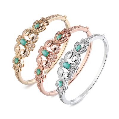 China Fashion 18K Gold Plating Women Romantic Green Stone Jewelry OB Brass Bracelet In Stock for sale