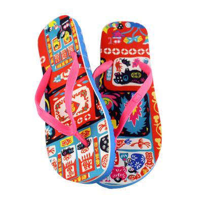 China OEM Factory Design New Anti-slippery Outdoor Beach Slippers Fashion Women Slippers for sale