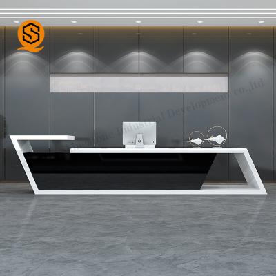 Chine Semi réparable invisible de joint de Matt Solid Surface Reception Desk facilement à vendre