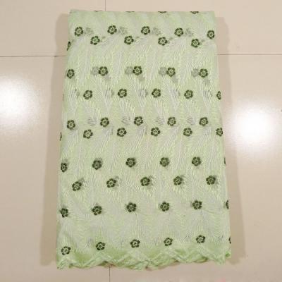 Chine Tissu de dentelle brodé par organza verte, robe habillée à vendre