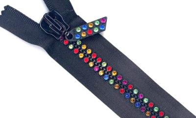 Chine Le diamant en plastique de Bandbag 5# Zippers la serrure automatique avec des dents de fausse pierre de couleur à vendre