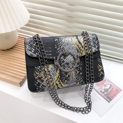 China 2021 Fashion Snake Printing High Quality Chain Messenger Bag Casual Girls Shoulder Bag Ladies Small for sale