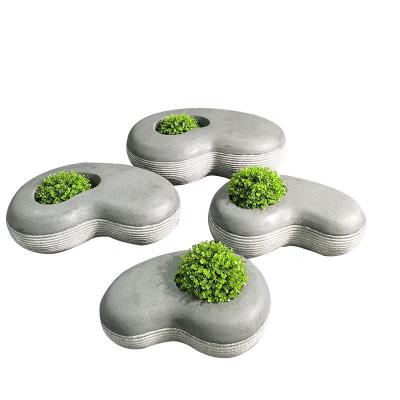 China Casual Style Design Plant Durable Heart Shaped Planter for Indoor and Outdoor Decoration Fiberglass Planter for sale