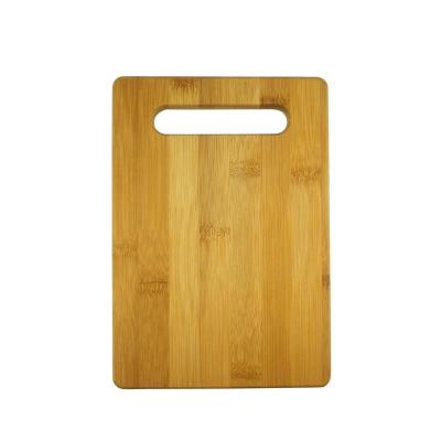 China Viable 23x16cm Bamboo Cutting Board Chopper With Portable Handle Rectangle Houseware Kitchen Tableware For Cutting For Picnic for sale