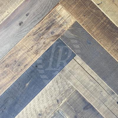 China Rustic Reclaimed Wax Oiled Engineered Pine Herringbone Flooring for sale