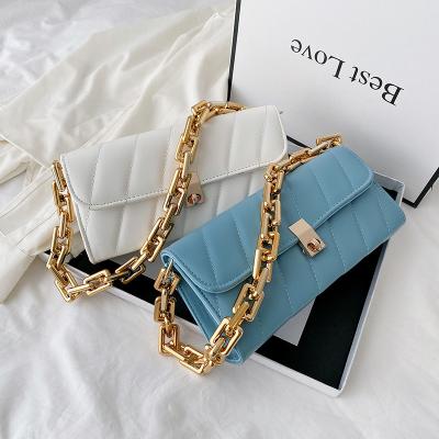 China 2022 high quality new arrivals style cheap metal handbags thick chain stitched cross - body bag for lady girls for sale