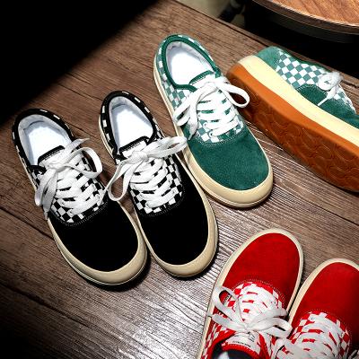 China Fashion Trend Checkerboard Grid Fashion Canvas Shoes, High Quality Couples Style Men's and Women's Shoes, Fashionable Low Top Canvas Shoes for sale