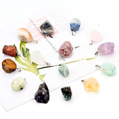 China Mix Color Natural Shaped Raw Stone Gemstone 20-30mm Pendant Necklace Popular Natural Shaped Gemstone Pendants for sale