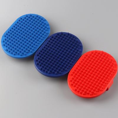 China Viable Factory Direct Pet Bath Brush Dog Cat Bath Massager Brush Pet Feeds Stabilized Feeds Bath Comb for sale