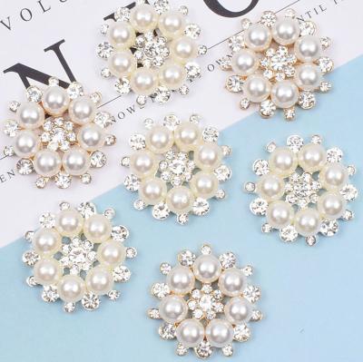 China Wholesale Flatback Alloy Flower Shape Pearl Buckle Rhinestone Buckle For DIY Wedding Decoration for sale