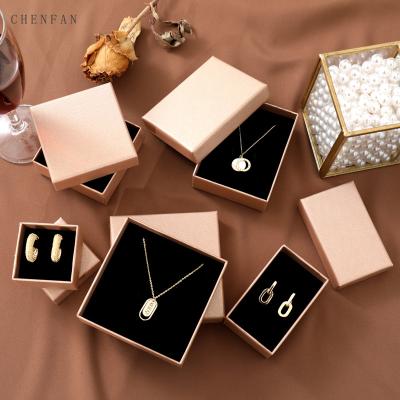 China Vintage Luxury Supplier Customize Gift Box Wholesale Wedding Luxury Vintage Jewelry Gift Necklace Box Packaging Bulk Necklace Box Necklace for sale