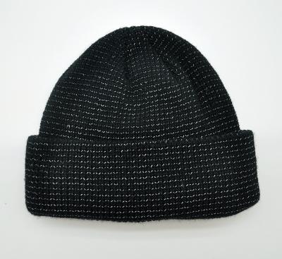 China Casual Complete Reflective Beanie OEM design with Custom Embroidery Logo Warm Fleece Lining for sale