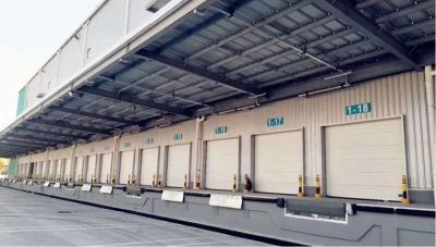 China Industrieel automatisch sectioneel garagedeur Hooggelegen schuifdeur ISO 9001 CE Te koop