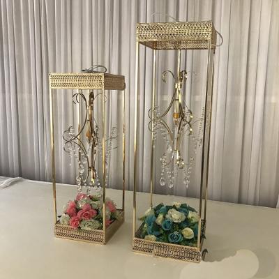 China Shiny Tall Metal/Gold Metal Crystal/Glass Wedding Centerpiece Flower Stand With Battery Operated Crystal Candlesticks For Wedding Table for sale