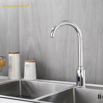 China Universal 360 Swivel Tube New Design Sense Faucets Kitchen Wash Kitchen Faucet Sink Smart Cold Sensor Faucet for sale