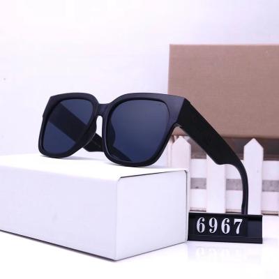 China Fashion Sunglasses 2022 Newest Style Women Trendy Shades Fit Oversized Luxury Designer Brand Sunglasses With Box for sale