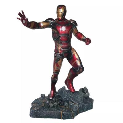 China Japan Wholesale 1/4 Scale Good Painting Battle Damage Handmade Version Light Up Resin Iron Man Life Size Statue for sale