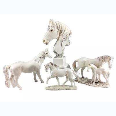 China China Factory OEM Outdoor Garden Ornaments White Bronze Life Size Mall Garden Decoration Fiberglass Polyresin Horse Sculpture for sale