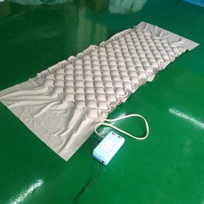 China Medical Anti Bedsore Massage Decubitus Alternating Air Pressure Mattress With Pump For Hospital Bed for sale