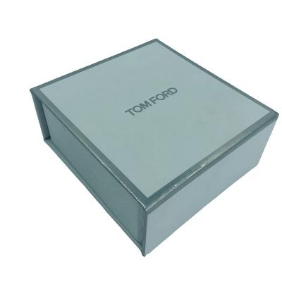 China Custom Paper Gift Box Disposable Paper Material 8x8x2cm for sale