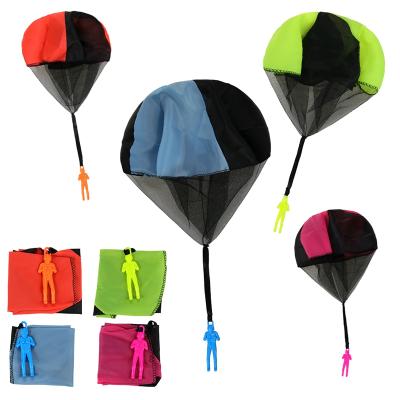 China 2021 Funny Educational Toy Hand Throwing Mini Soldier Parachuting Parachute Swing Funny Pilot Sport For Kids Toys Outdoor Game Play Educational for sale