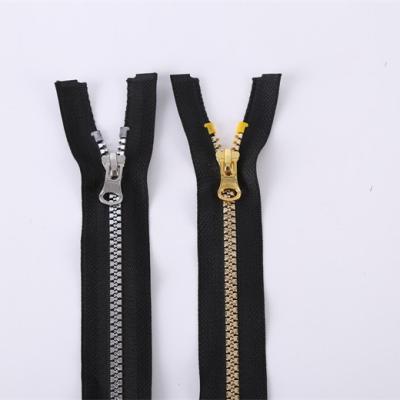 China Other Factory Supply Easy To Pull No Slip Plastic Resin Zipper With Magnetic Closure for sale