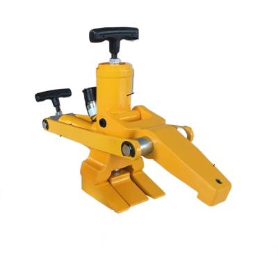 China Professional Manufacture Steel / Aluminum Durable Using Portable Forklift Pneumatic Tire Presses for sale