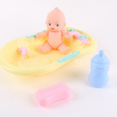 China Toy Economical Custom Design Small Kids Toys Vinyl Battery Operated Baby Shower Set With Yellow Tub for sale