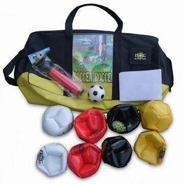 Chine Le jeu de lancer de ballon de football de PVC avec portent la pompe de sac et de boule à vendre