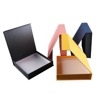 China Recyclable Flip Packaging Cardboard Custom Magnetic Seal Gift Box Custom for sale