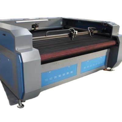 China Laser Cutter Automatic Cutting Price CNC Laser Cutting Machine Automatic Feeding Leather / Cloth / Clothes for sale