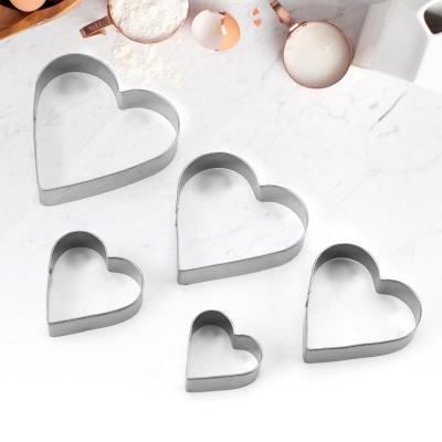 China Creative Home Viable Heart Biscuit Mold Stainless Steel Stroking Cake Molds Kitchen Baking Tools for sale