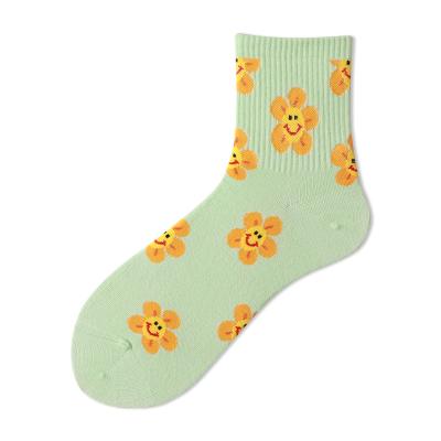 China Factory Direct Sale Cotton Lovely Socks Sunflower Smile Cartoon Pattern Sweet Crew Socks Women for sale