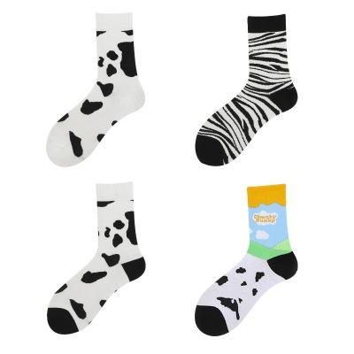 China New cartoon QUICK DRY cow socks men's and women's street cotton thongs manufacturers wholesale for sale